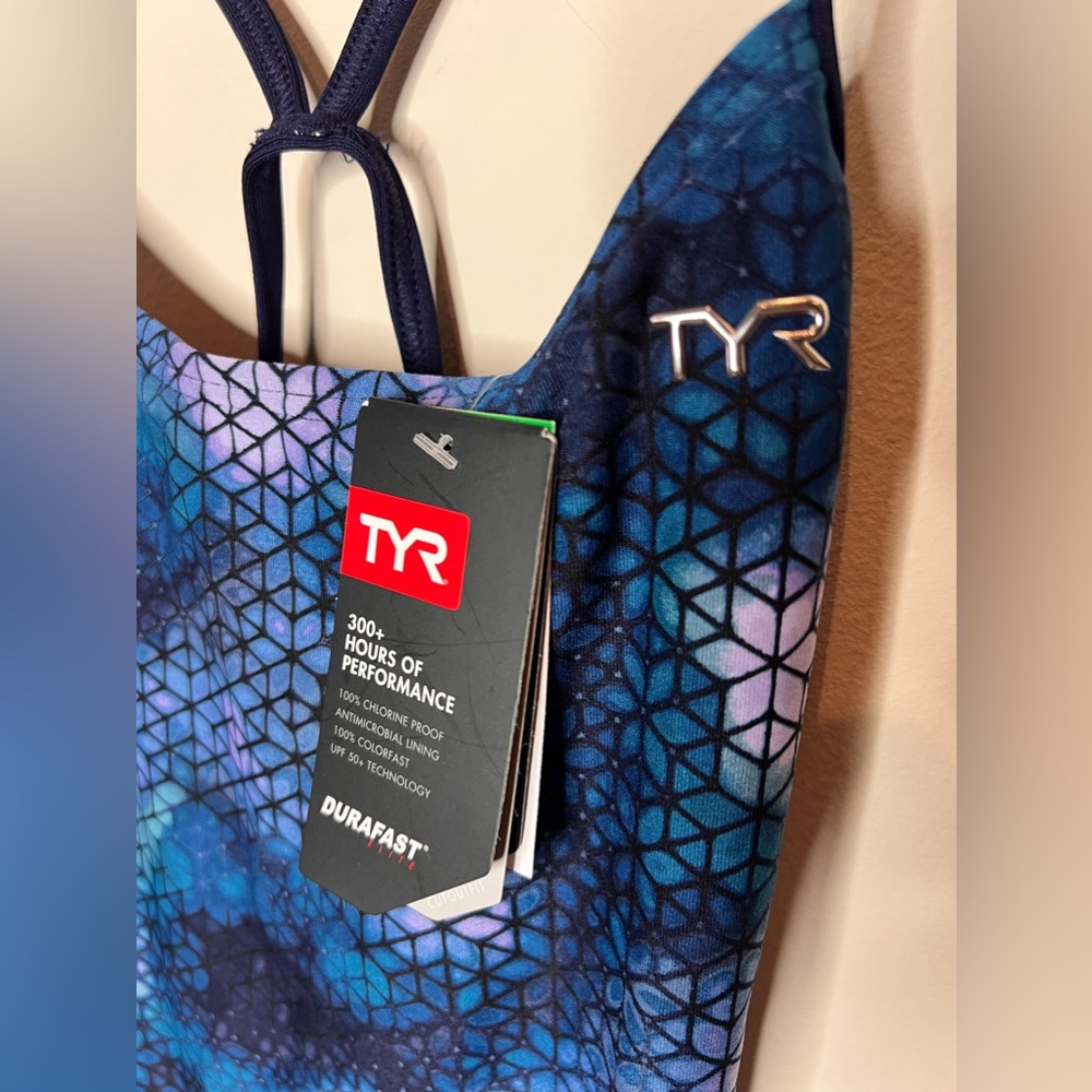 NEW Women’s TYR Swimsuit
